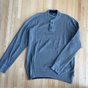 Knit ribbed gray Eddie Bauer Tall crewneck sweater with buttons